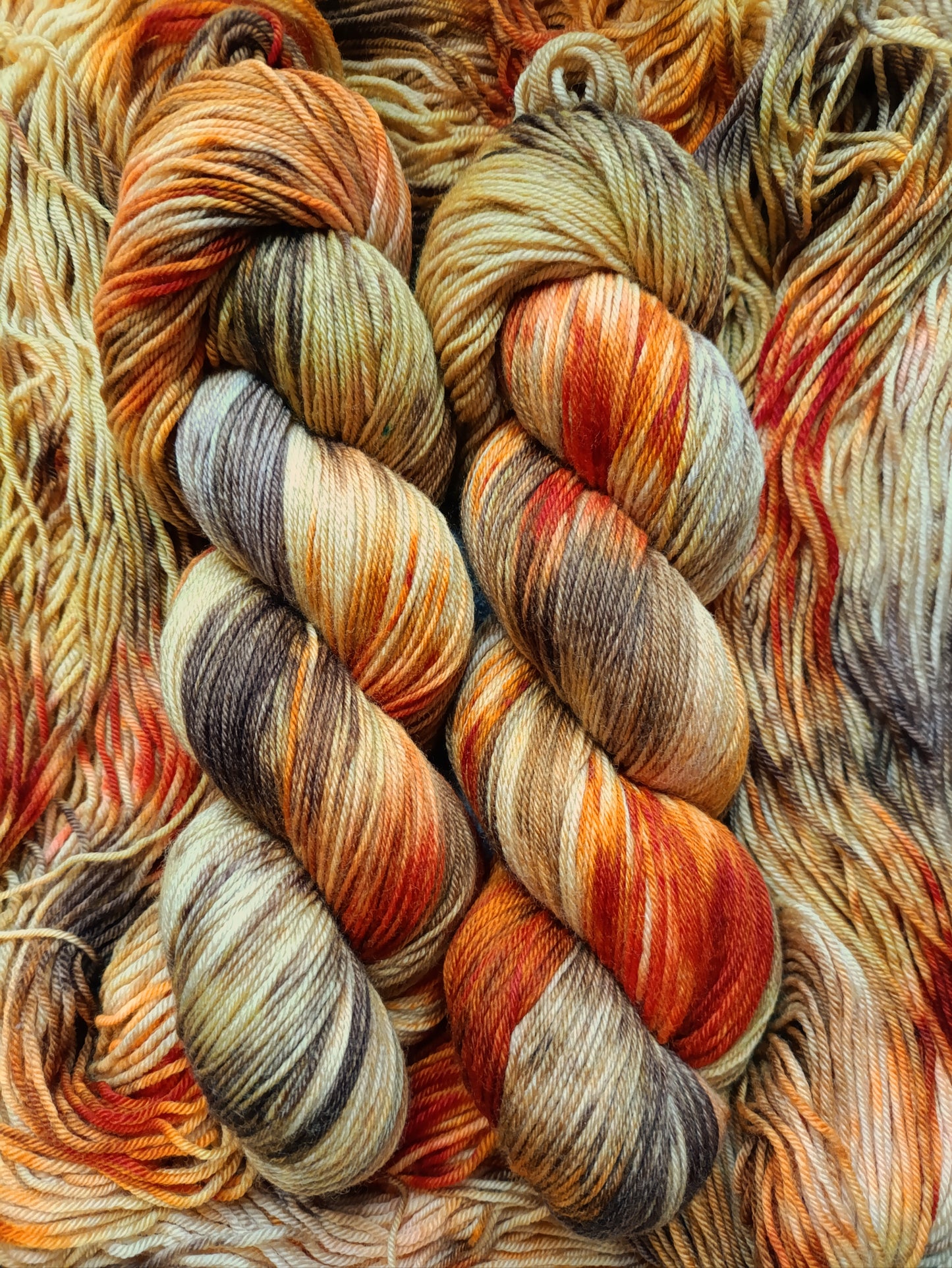 Cannelle orange - Écheveaux de laine teints à la main.
