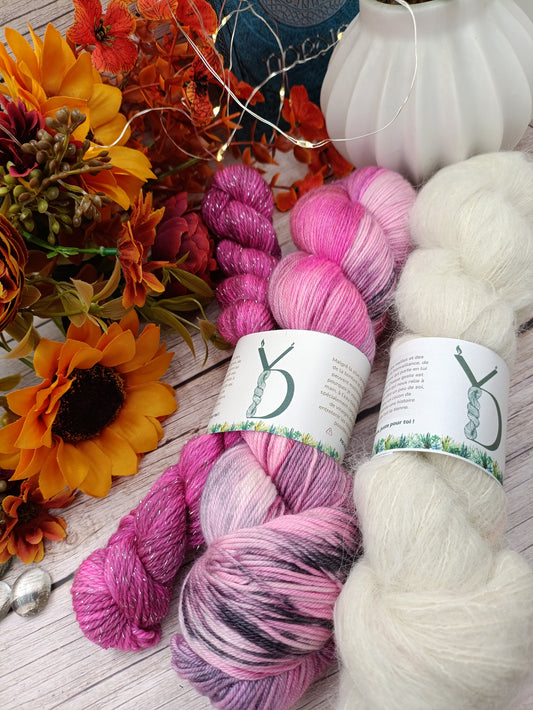 Petit Châle - Grand: Rose Foncé/Petit: Rose foncé/Suri Blanche - Octobre rose - 170g - Méri’Soie / Suri’Soie
