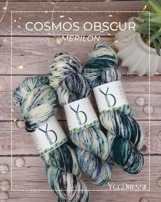 Cosmos obscur - 100g - Fingering - Mérilon - Écheveaux de laine teints à la main.