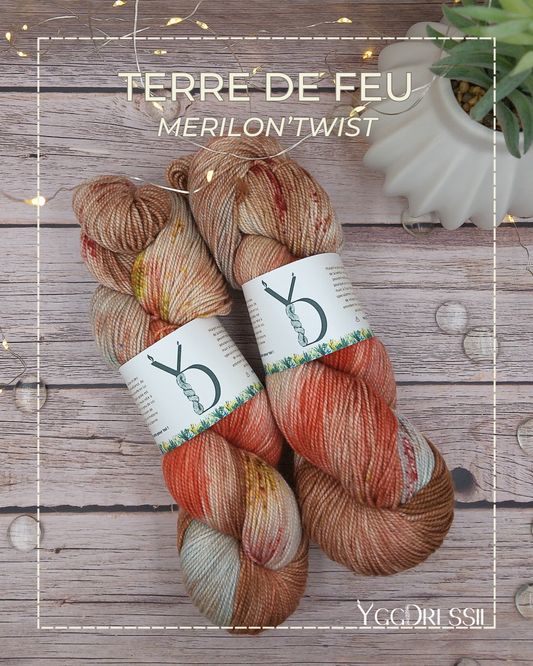 Terre de feu - 100g - Fingering - Mérilon’Twist - Écheveaux de laine teints à la main.