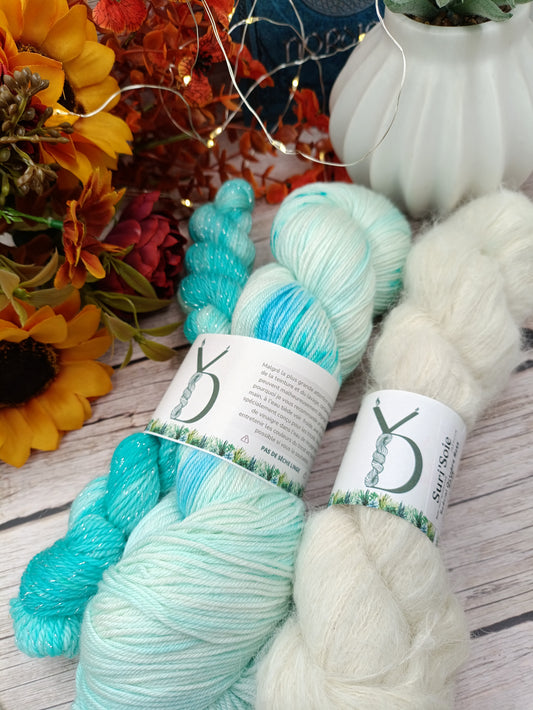 Petit Châle - Bleu Clair/Suri Blanche - Octobre rose - 170g - Méri’Soie / Suri’Soie
