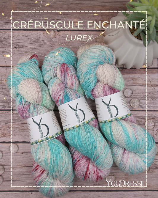 Crépuscule enchanté - 100g - Fingering - Lurex - Écheveaux de laine teints à la main.