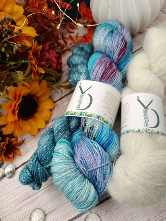 Petit Châle - Grand: Bleu Foncé/Petit: Bleu Foncé/Suri Blanche - Octobre rose - 170g - Méri’Soie / Suri’Soie