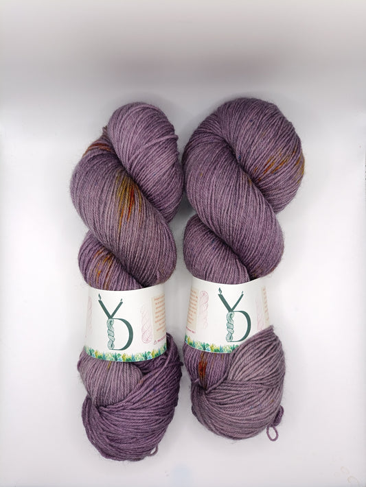 Éphémère d’hiver: 22 - Écheveaux de laine teints à la main.