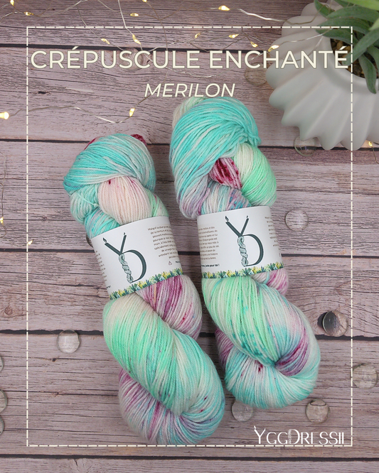 Crépuscule enchanté - 100g - Fingering - Mérilon - Écheveaux de laine teints à la main.