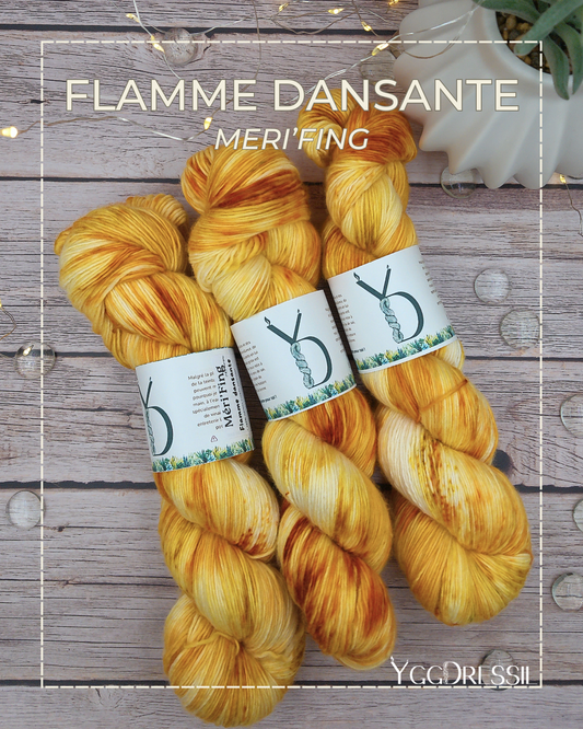 Flamme dansante - 100g - Fingering - Méri’Fing - Écheveaux de laine teints à la main.