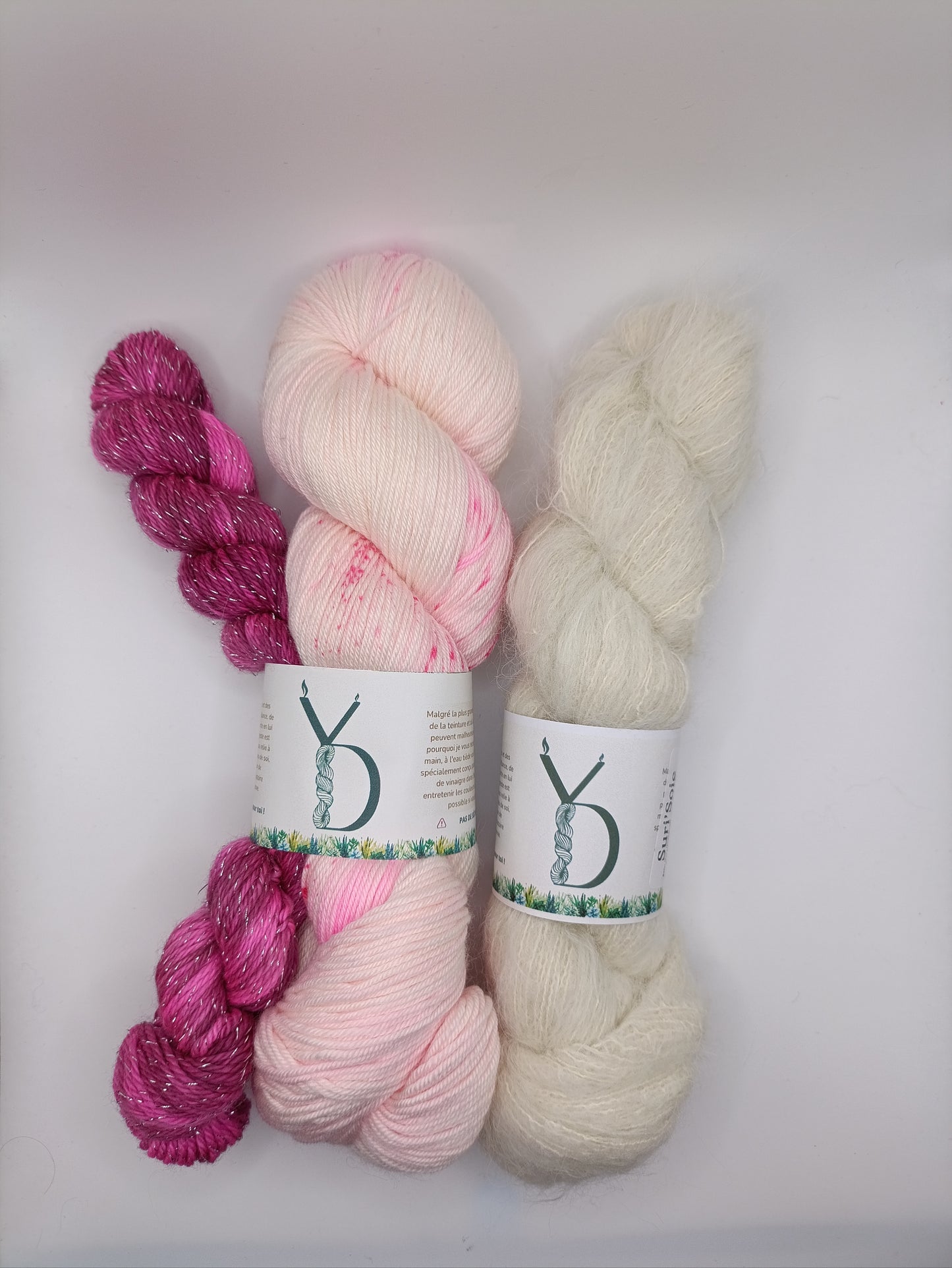 Petit Châle - Grand: Rose Clair/Petit: Rose Foncé/Suri Blanche - Octobre rose - 170g - Méri’Soie / Suri’Soie