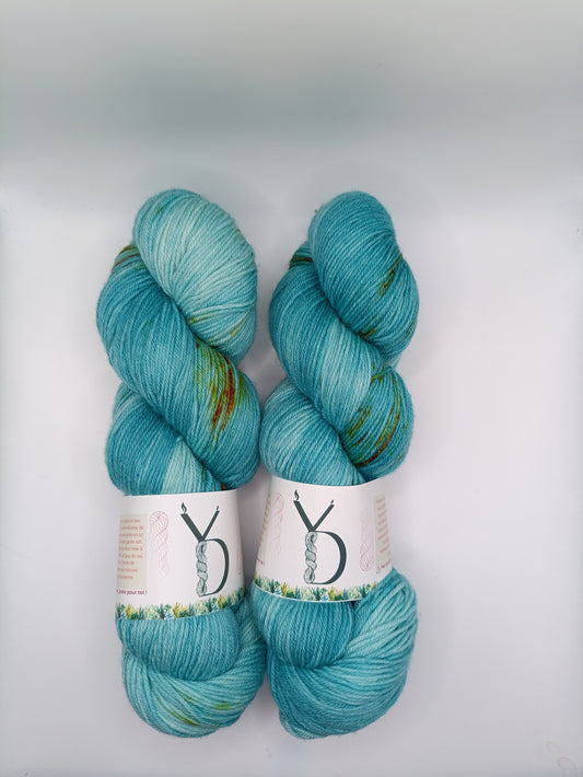 Éphémère d’hiver: 9 - Écheveaux de laine teints à la main.