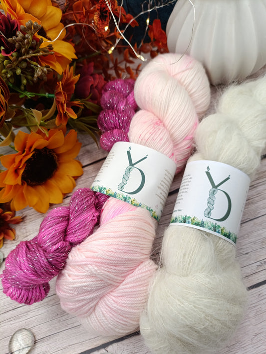 Petit Châle - Grand: Rose Clair/Petit: Rose Foncé/Suri Blanche - Octobre rose - 170g - Méri’Soie / Suri’Soie