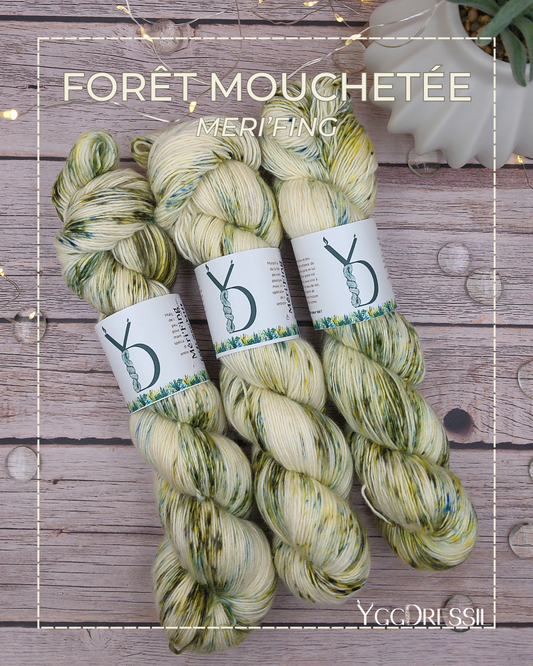 Forêt mouchetée - 100g - Fingering - Méri’Fing - Écheveaux de laine teints à la main.