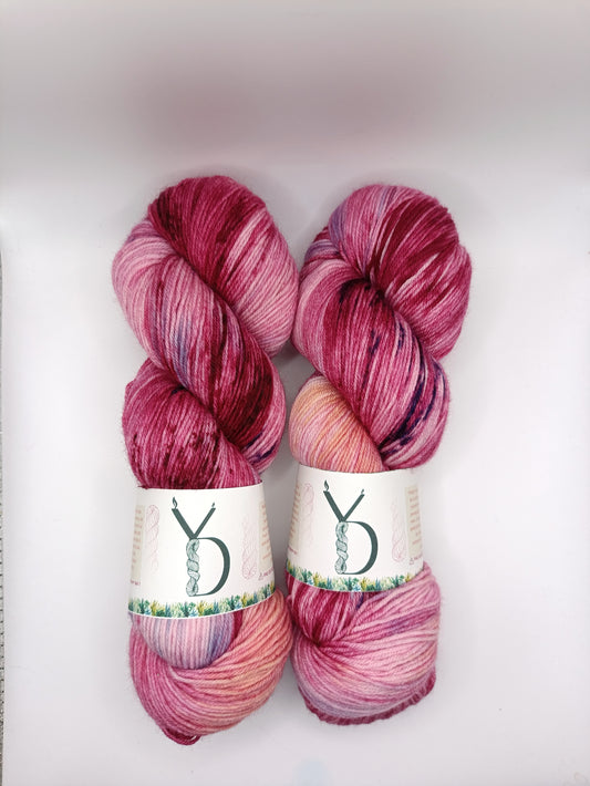 Éphémère d’hiver: 15 - Écheveaux de laine teints à la main.