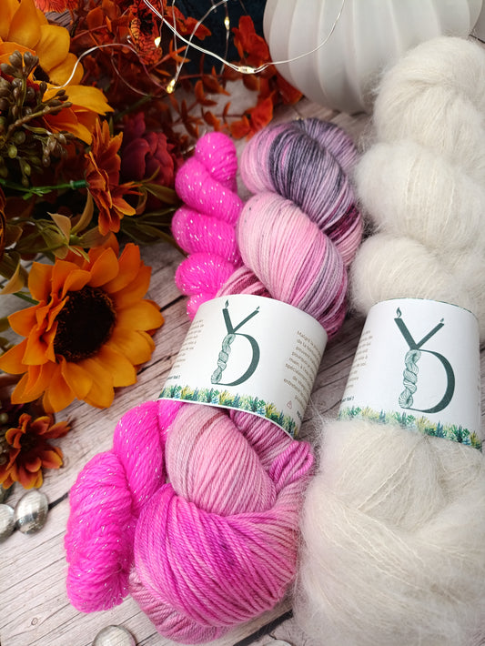 Petit Châle - Grand: Rose Foncé/Petit: Rose Clair/Suri Blanche - Octobre rose - 170g - Méri’Soie / Suri’Soie
