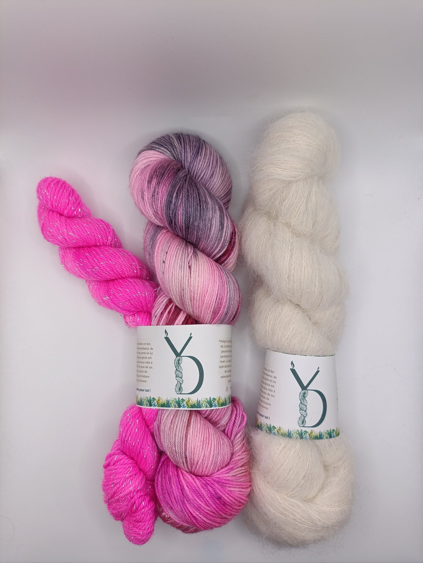 Petit Châle - Grand: Rose Foncé/Petit: Rose Clair/Suri Blanche - Octobre rose - 170g - Méri’Soie / Suri’Soie