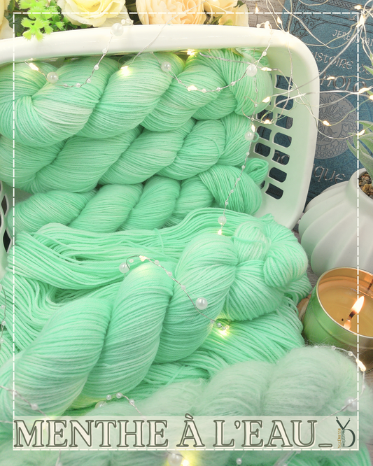 Menthe à l’eau - 100g - Fingering - Écheveaux de laine teints à la main.