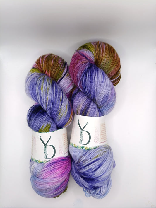 Éphémère d’hiver: 16 - Écheveaux de laine teints à la main.