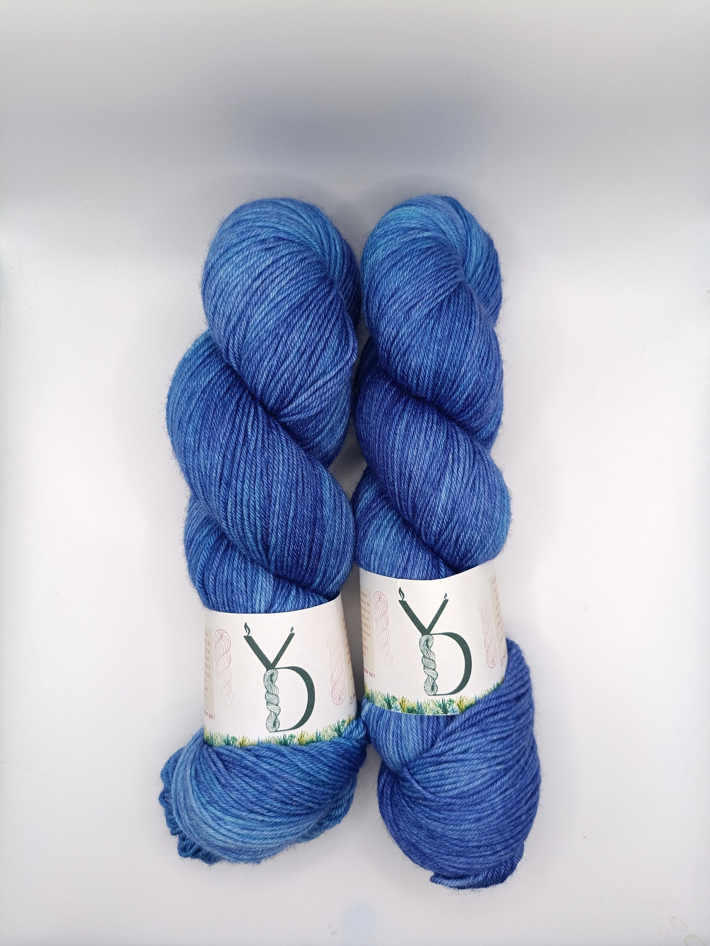 Éphémère d’hiver: 29 - Écheveaux de laine teints à la main.