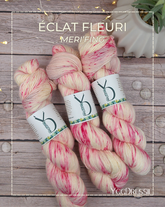 Éclat fleuri - 100g - Fingering - Méri’Fing - Écheveaux de laine teints à la main.