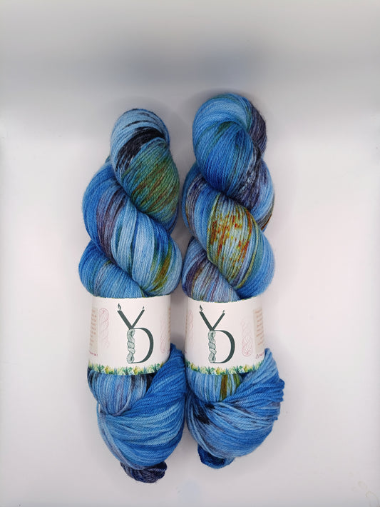 Éphémère d’hiver: 10 - Écheveaux de laine teints à la main.