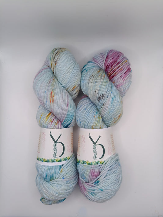 Éphémère d’hiver: 2 - Écheveaux de laine teints à la main.