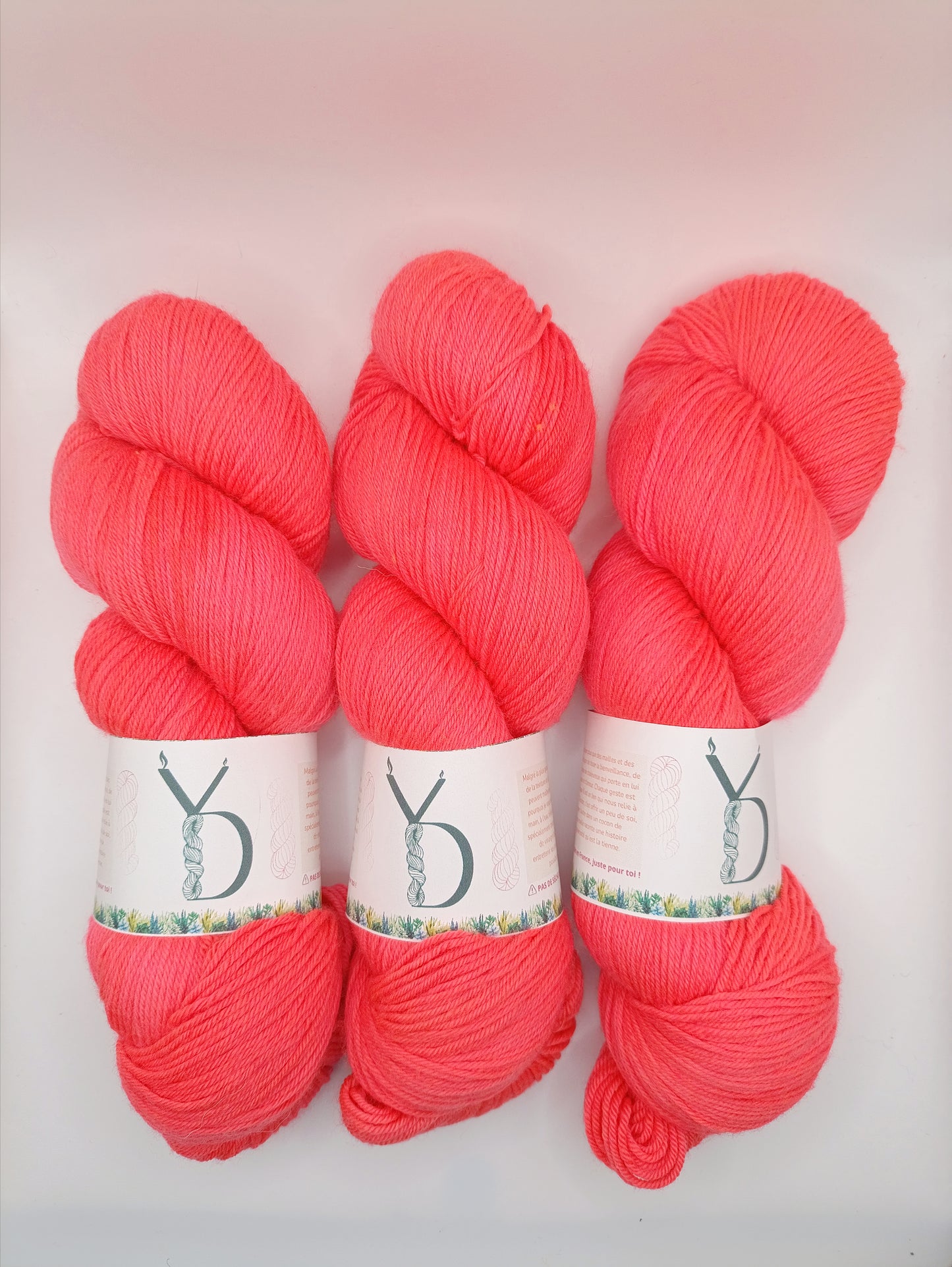 Love You - Écheveaux de laine teints à la main.