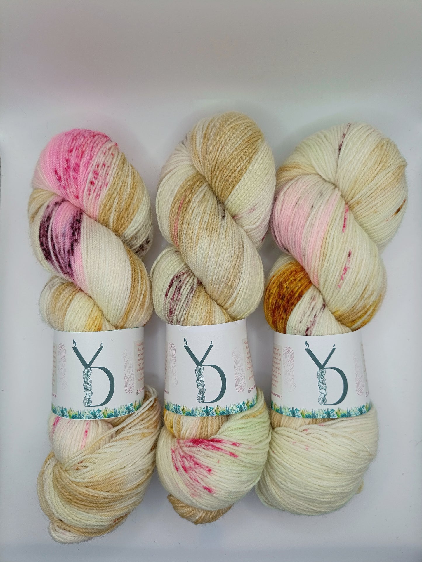 Prairie - Écheveaux de laine teints à la main.