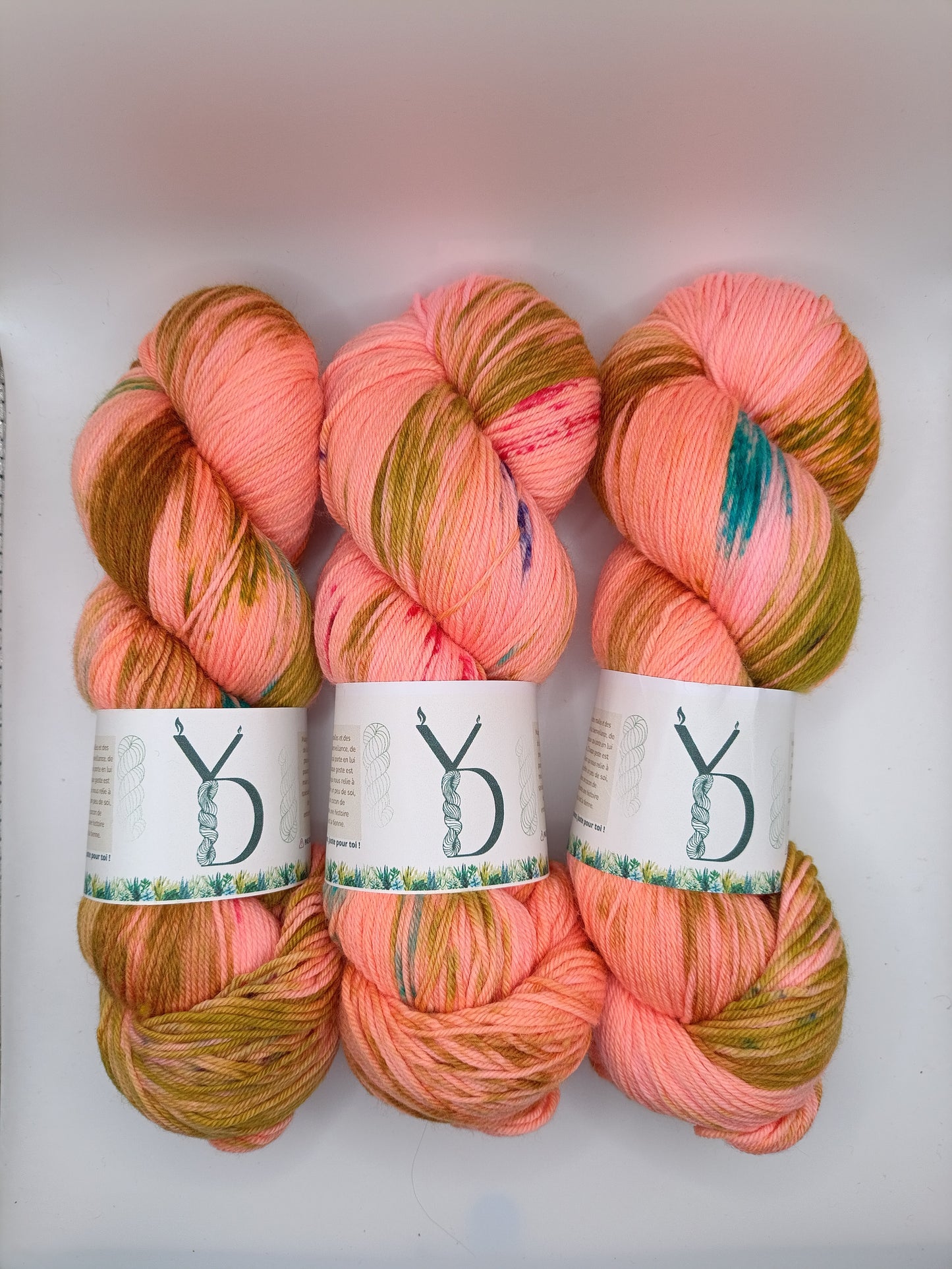 Astro Cancer - Écheveaux de laine teints à la main.