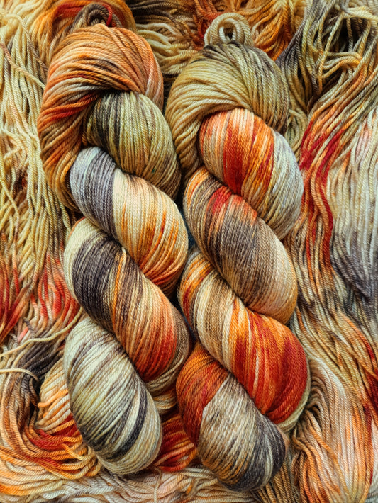 Cannelle orange - Écheveaux de laine teints à la main.