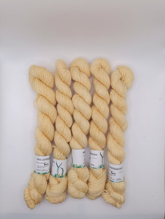 Mini contrastant 20G - Base: Sock - Écheveaux de laine teints à la main.