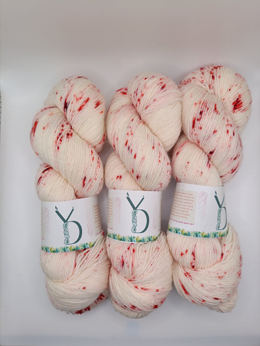 Incandescent - Écheveaux de laine teints à la main.