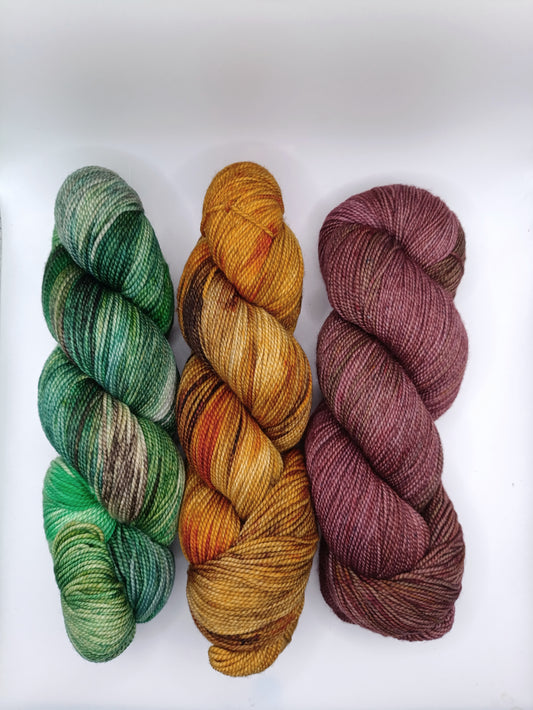 Trio: 3x100g - Mérilon-twist - Fingering - Écheveaux de laine teints à la main.