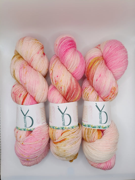 Instant - Écheveaux de laine teints à la main.