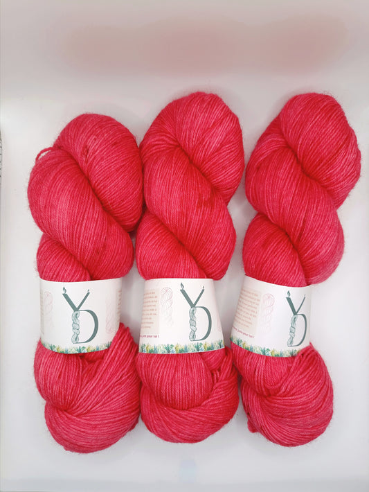 Pulsion - Écheveaux de laine teints à la main.