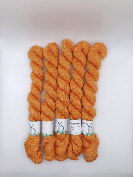 Mini contrastant 20G - Base: Sock - Écheveaux de laine teints à la main.
